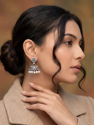 Lifestyle scene Set without a shoot — pearl jewelry AI photography
