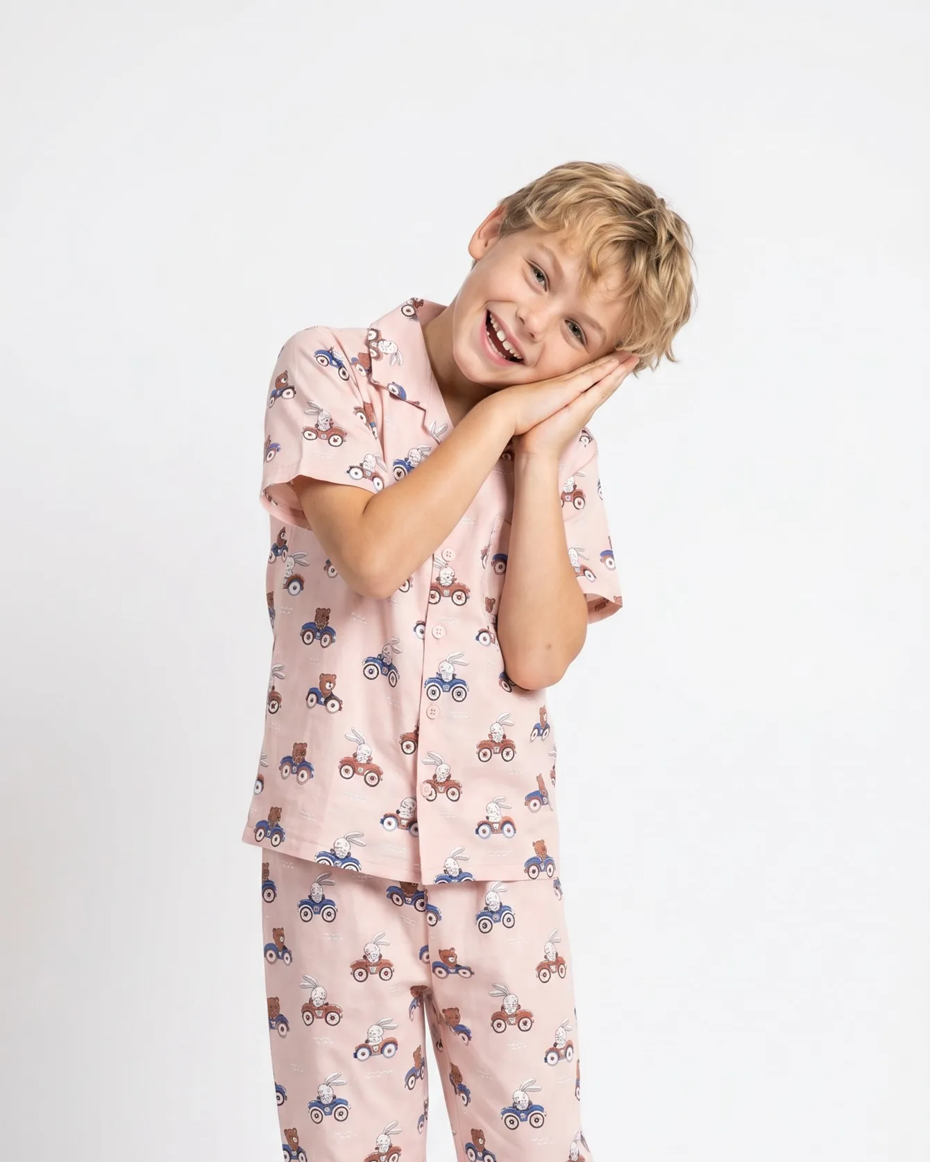 product photo after flat lay to model by Kaptured.AI