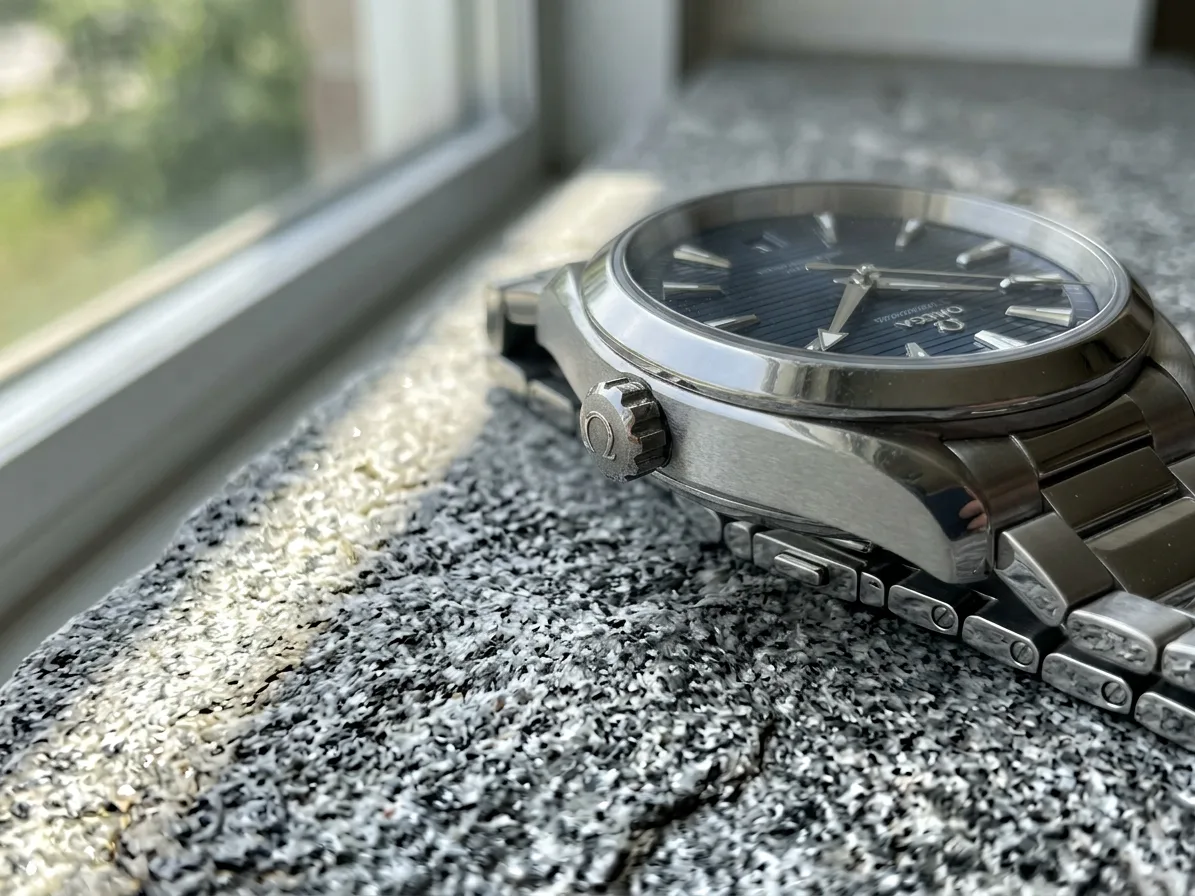 Close-up of the crown and the edge of the steel case, made with AI