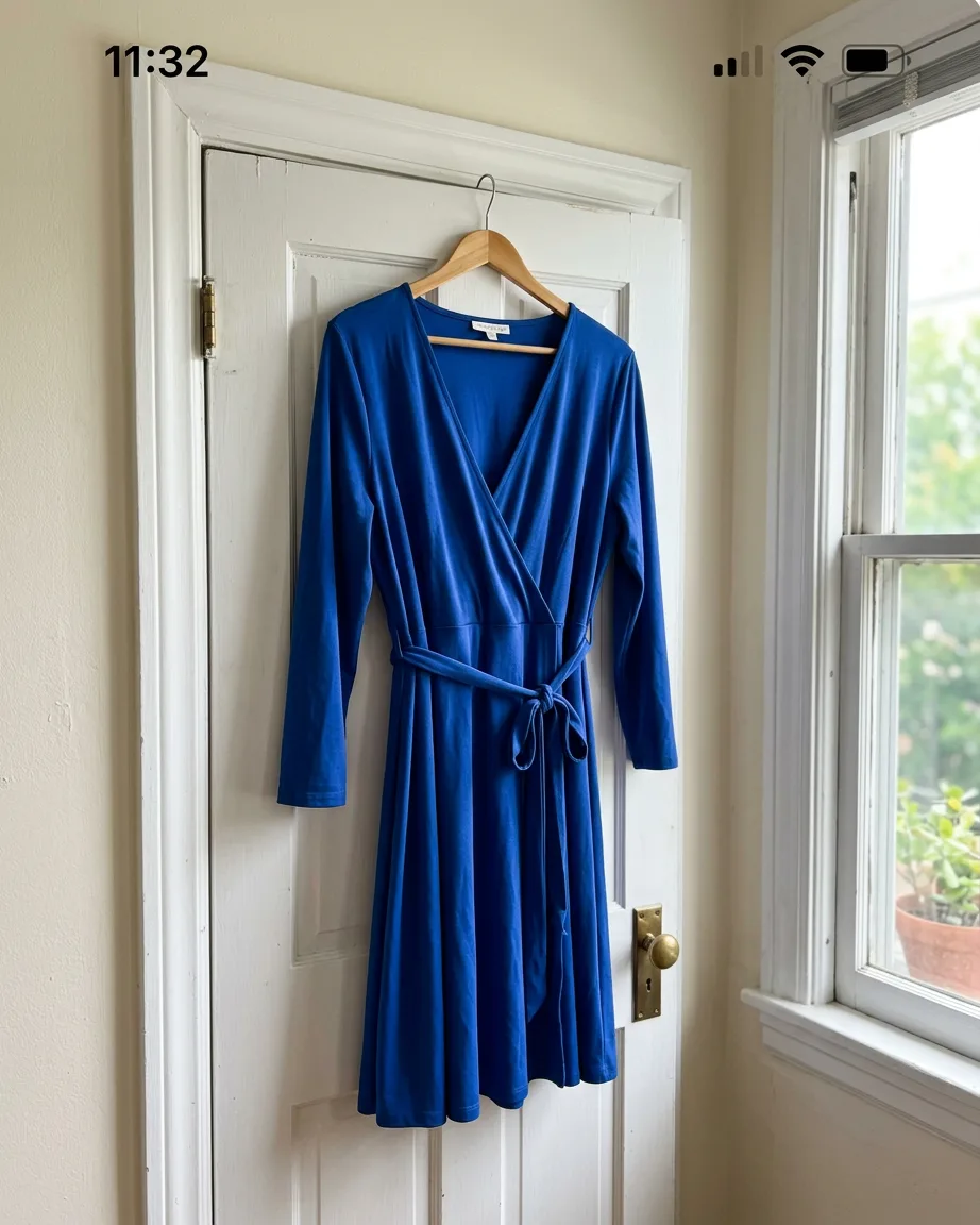 plus-size product photo as sent by the brand, before the flat-lay to model